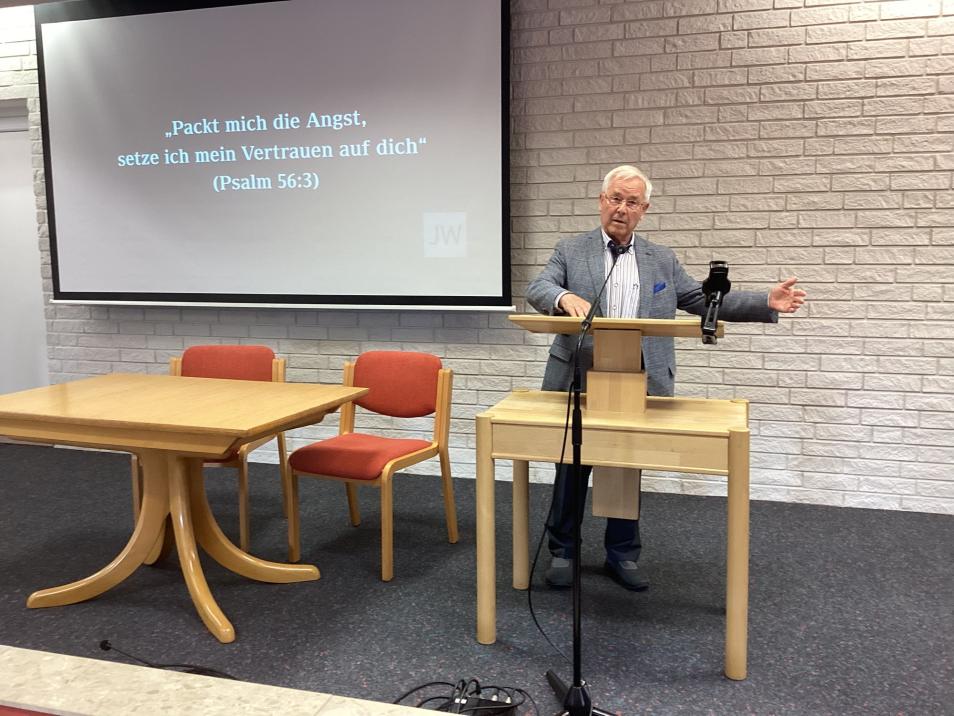 Bibelvorlesung im Königsreichsaal